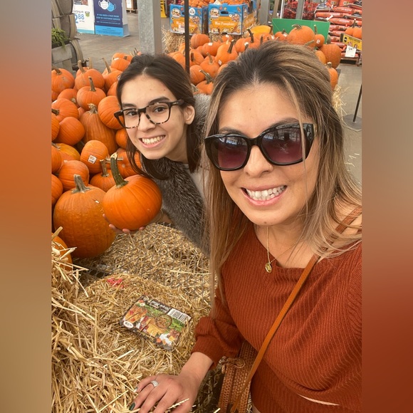 ☕️@WINELOVER0626 is LIVE hit like to be notified,Stay Well friends 🪴☕️ - Picture 10 of 16